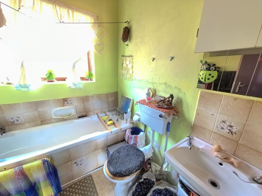 2 Bedroom Property for Sale in Grassy Park Western Cape